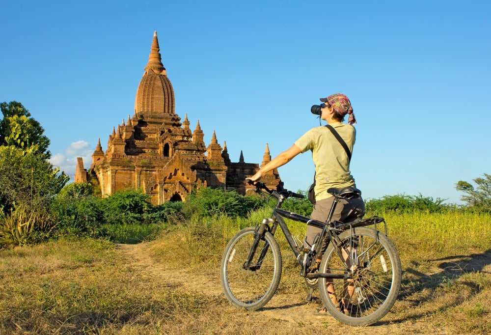 myanmar-birma-bagan-tempelvlakte-ruine-tempels-fietsen-1000