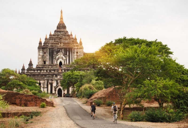myanmar-birma-bagan-tempelvlakte-ruine-tempels-fietsen-3-800