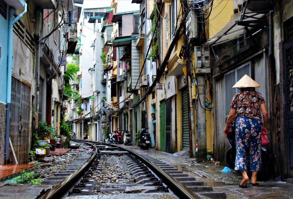 vietnam-hanoi-spoor-door-de-stad-1000